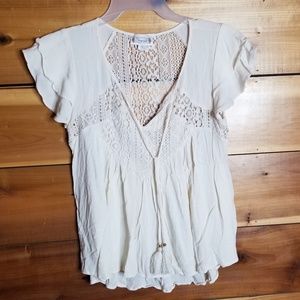 🌼Beautiful Cream Top Size Large🌼